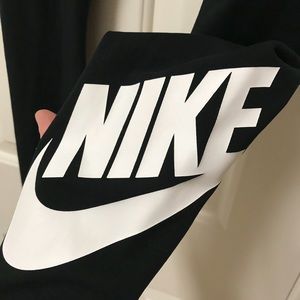 Nike Leg-a-See tights. NWT, size XS!